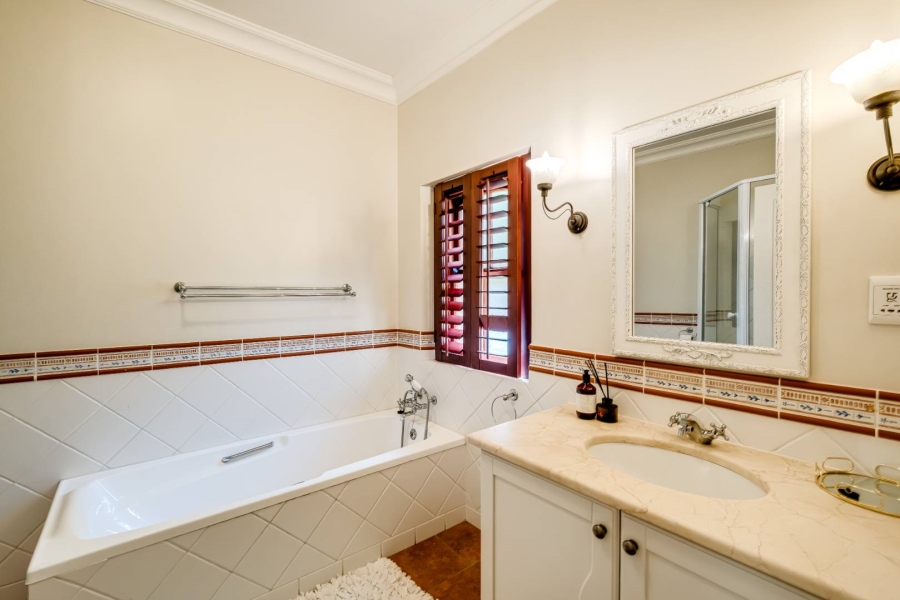5 Bedroom Property for Sale in Hout Bay Western Cape